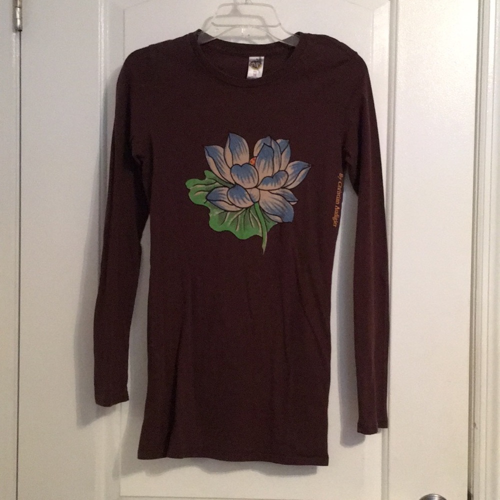 Long, long sleeved shirt